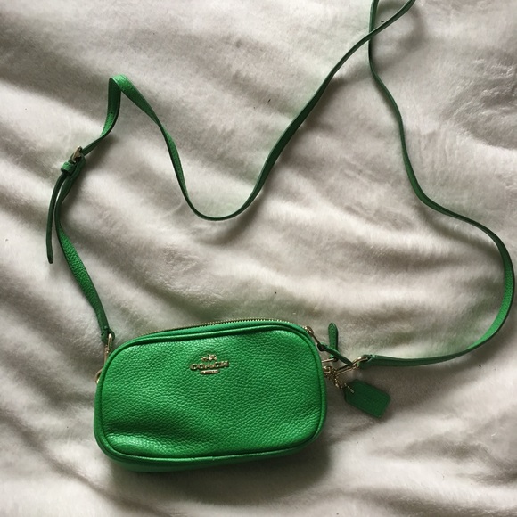 COACH crossbody bag MINI bright green NWOT - Picture 1 of 8